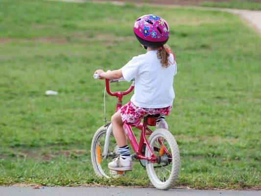 Dạy trẻ em đi xe đạp không khó nếu ba mẹ biết cách dạy đúng