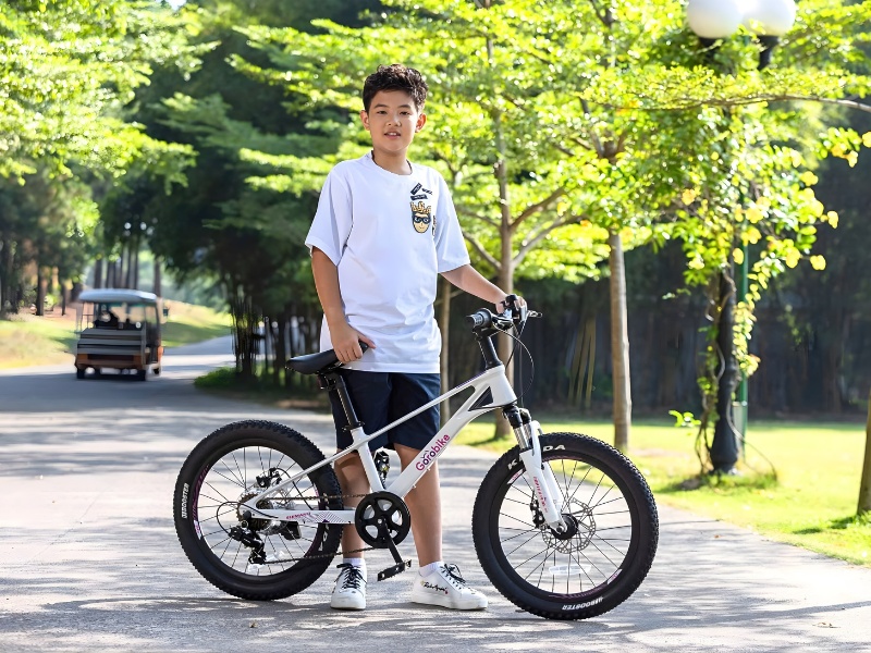 Tạo những kỷ niệm đẹp cùng chiếc xe mà bé yêu thích